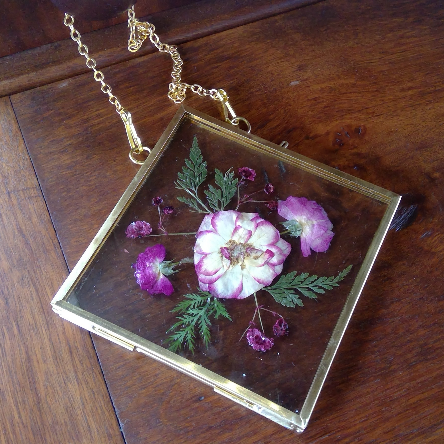 Hanging Floral Frames - Magenta Bouquet
