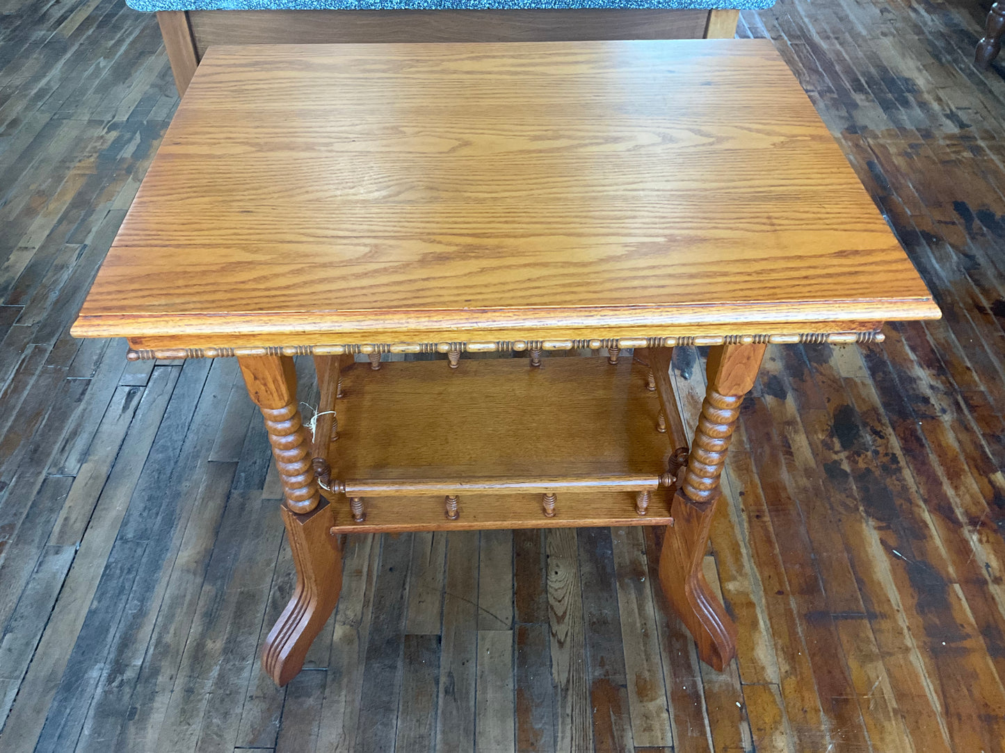 Jak Parlor Table