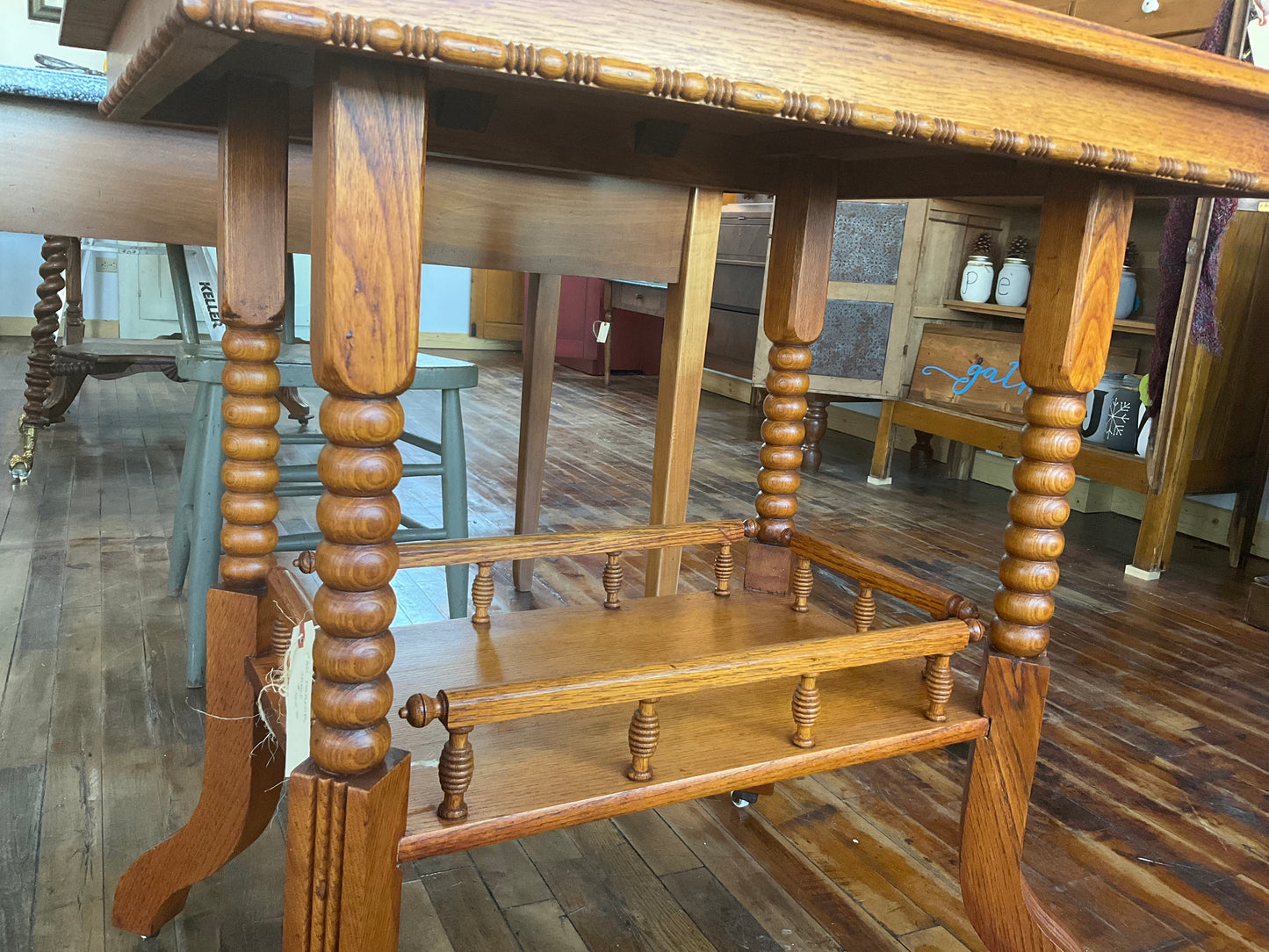 Jak Parlor Table