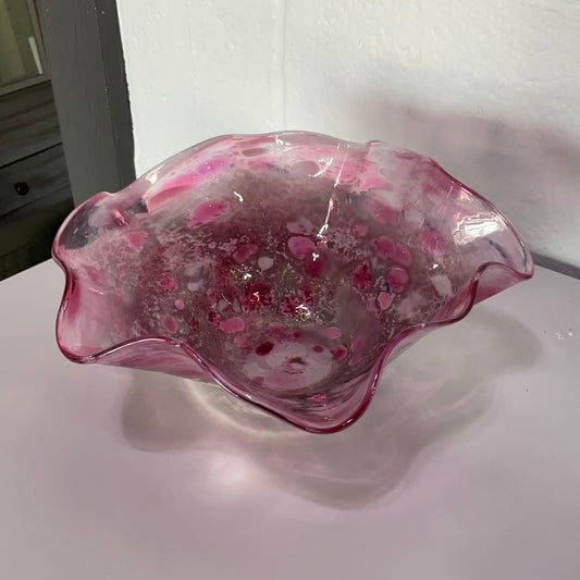 Glossy Pink Wavy Bowl