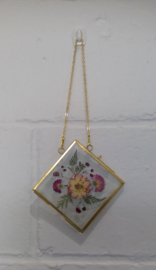 Hanging Floral Frames - Magenta Bouquet